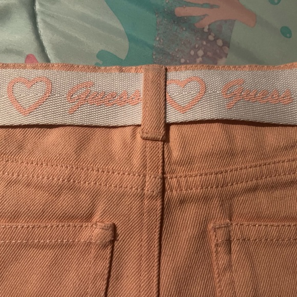 GUESS kids peach coloured Jean shorts with belt - Picture 4 of 5
